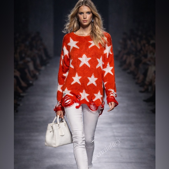Wildfox Sweaters - Wildfox Seeing Stars Lennon Sweater Celebrity Favorite